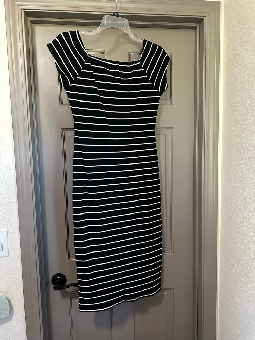Derek Heart Black and White Striped Cap Sleeve Fitted Midi Dress Large